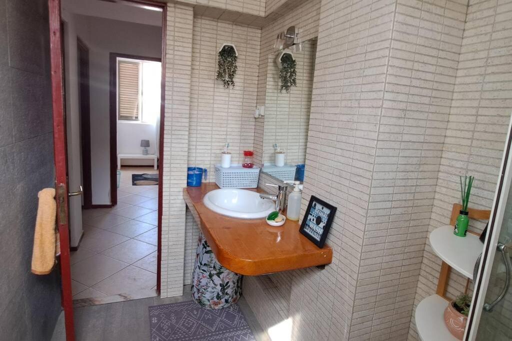 Mendes Family Homestay - B&B In The Heart Of Praia Zewnętrze zdjęcie