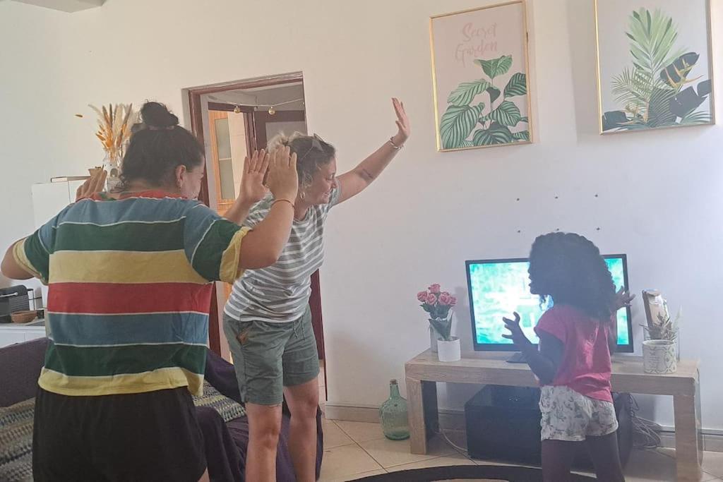 Mendes Family Homestay - B&B In The Heart Of Praia Zewnętrze zdjęcie